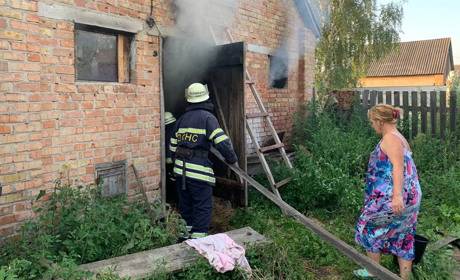 На Переяславщині за добу сталося чотири пожежі: горів берег річки та дві тонни соломи