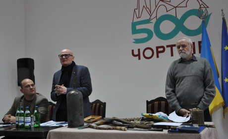 «П’ять цікавинок з моєї колекції»: чортківські колекціонери представили артефакти віком тисячу років