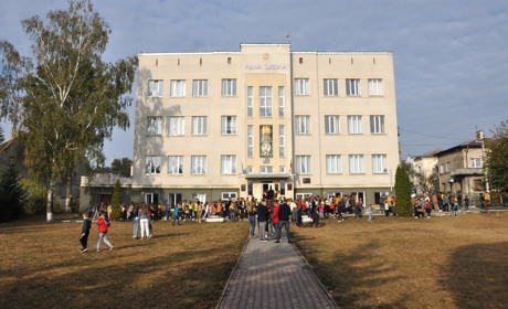 Міській гімназії потрібний вчитель початкових класів
