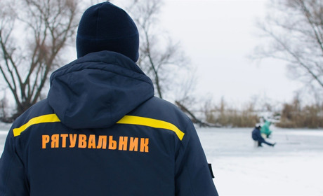 Зимова рибалка, тонка крига й відмороження. Правила виживання від конотопських рятувальників