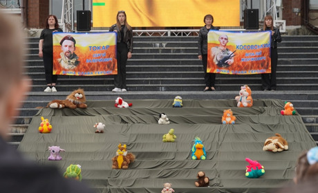 Громада вшанувала пам'ять захисників Сергія Токаря та Віталія Косовського