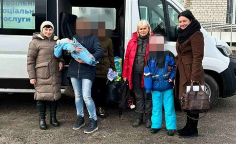 Краще в родині, ніж в інтернаті: у Старовірівській громаді патронатна мати опікується трьома дітками
