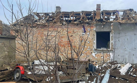 На Херсонщині армія рф поцілила у житлові будинки, медичний та навчальний заклади (ФОТО)