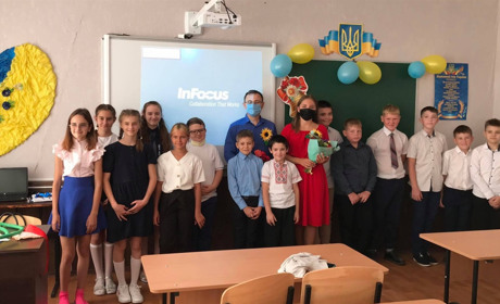 СМС для школярів: У Петропавлівській школі №1 відкрили студію-майстерню "Соняшник"