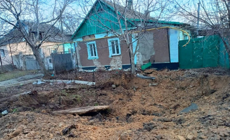 На Херсонщині армія рф атакувала житлові будинки та аграрне підприємство (ФОТО)