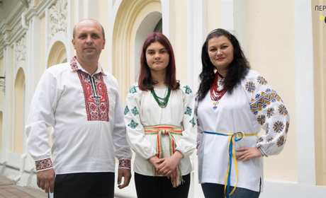 «Модний тренд і оберіг»: жителі Переяслава розповіли про традиції вишиванки у своїх родинах