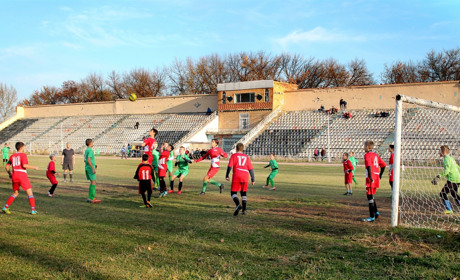 Две победы, два поражения и хет-трик от Позднякова: результаты уик-энда для "Шахтера"