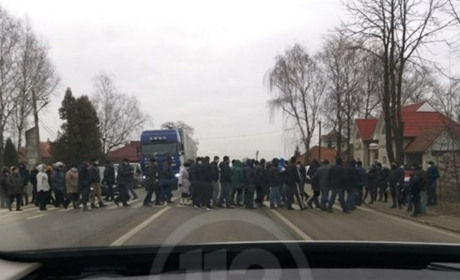 У Голині перекривали дорогу, протестуючи проти підвищення тарифів