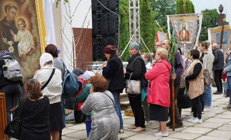 Храм у Городку став санктуарієм. Урочисте Богослужіння провели 100 священників (ФОТОРЕПОРТАЖ)