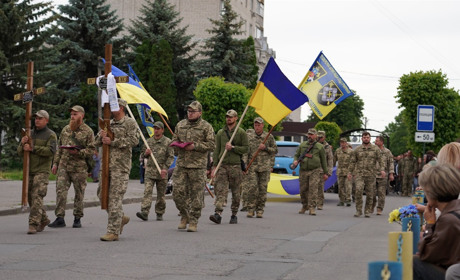 У Барській громаді попрощалися із Захисниками Володимиром Кривим та Іваном Стукаловим