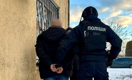 Поліція затримала трьох чоловіків за викрадення та катування жителя Звягельщини