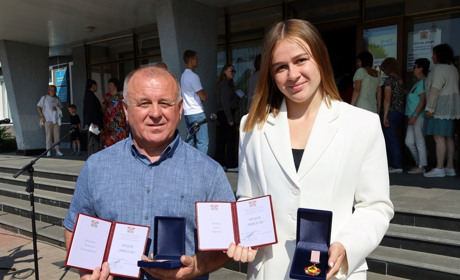 Звягель відзначив День міста: нагороди героям і визнання видатних земляків