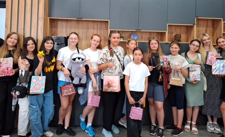 Простір довіри та розвитку: як проходив літній табір для дівчаток у "КОRОБКА на Кеніга"