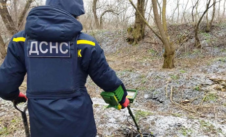 Залишки ракети С-300 та ручна граната часів минулих війн: боєприпаси, які знайшли на Полтавщині