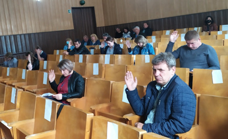 Депутати Менської міської ради планують розглянути на сесії 63 питання. Наживо