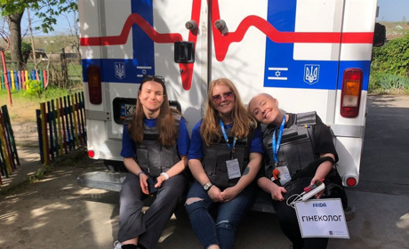 «Я просто хочу допомагати людям»: гінекологиня Ольга Деркач про роботу лікарем і волонтерські місії