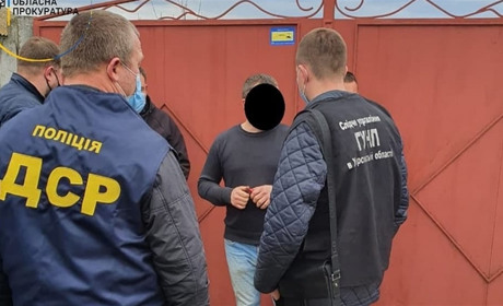 Хабар у херсонському університеті: викладач вимагав зі студента гроші за диплом та «обхідний» лист