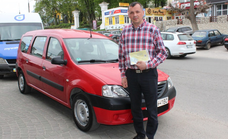 Кременецький підприємець придбав для добровольчого батальйону автомобіль