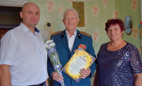 У Жмеринці з нагоди ювілею привітали сивочолих ветеранів: фоторепортаж