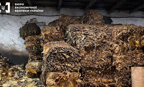 На Хмельниччині викрили підпільні цехи з виготовлення тютюну
