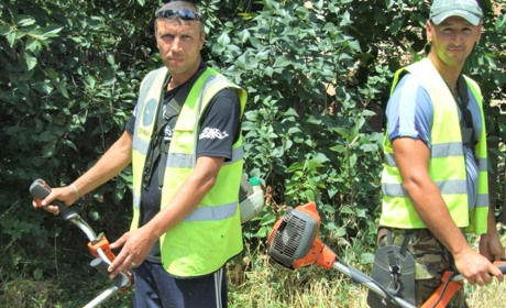 Жителів Біляївської громади просять викосити траву біля садиб. Або чому косарі не зроблять це за вас