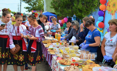 Яскраве дійство та дуже щедрі гостини: чим запам’ятається 231 річниця села Градениці. Фоторепортаж