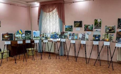 Як окупанти знищують бібліотеки на Херсонщині