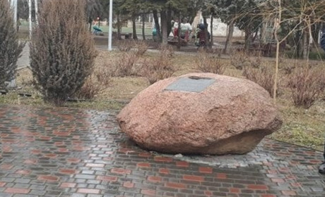 У Скадовську росіяни демонтували пам'ятний знак «Загиблим за єдину Україну»