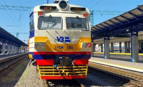 Незабаром через Лозову курсуватиме інклюзивний електропоїзд. Які він має зручності
