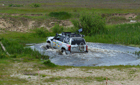 Змагання у розпалі: в Сарнах тривають видовищні автоперегони Sarny Trophy 2021