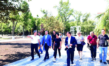 «Це гарний подарунок для жителів і гостей Покровська».  Керівник області проінспектував парк