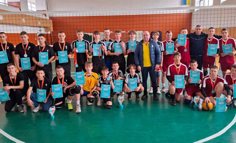 Славутські юнаки та дівчата – кращі у фіналі шкільної волейбольної ліги