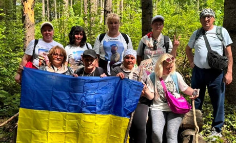 Учасники ГО «Крила Героїв» піднялися на гору Маковиця в пам’ять про загиблих Захисників