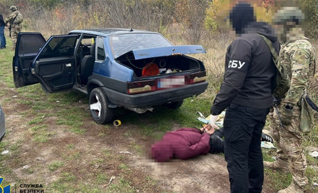 Затримано двох жителів Житомирщини, які торгували "трофейними" засобами ураження