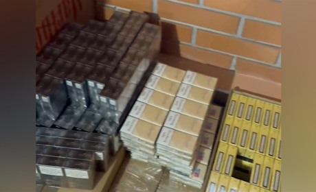 Продавали безакцизні цигарки: поліцейські Херсонщини вилучили товару на майже 10 мільйонів гривень