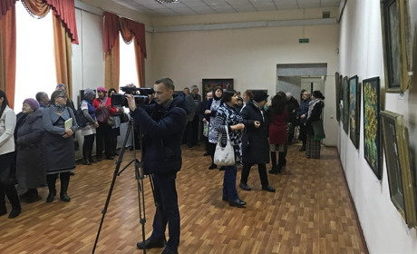У Конотопі відкрили виставку картин сучасних українських художників «Подих минулих літ»
