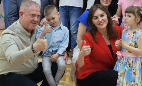 У Південноукраїнську у Центрі соціально-психологічної реабілітації дітям дарували свято й надію