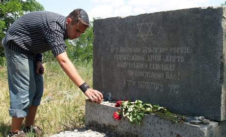 У концтаборі села Гвоздавка Друга під час Другої світової війни знищили майже 5 тисяч євреїв