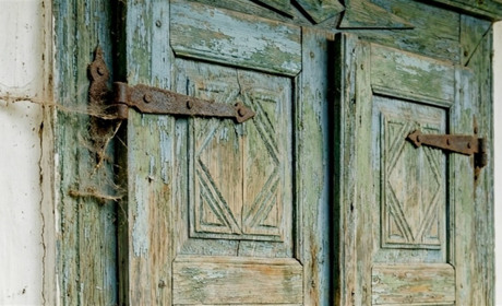 Коли хата заплющує очі...