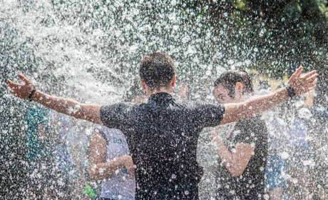 1 серпня: влаштуйте бій водяними пістолетами