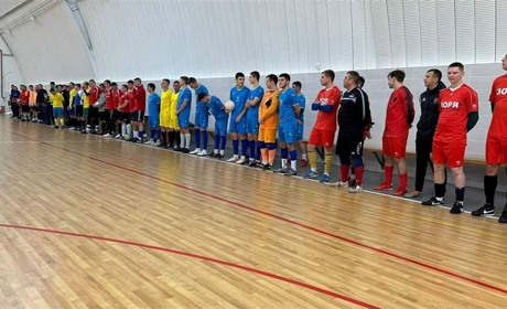 До Дня ЗСУ в Краснограді зіграли в футбол: у кубку взяли участь 8 команд з різних громад