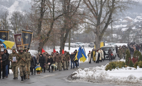 Містечко Буданів віддало останню шану померлому воїну-односельчанину