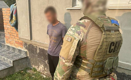 На Черкащині затримали чоловіка, який вимагав гроші з родин загиблих воїнів ЗСУ