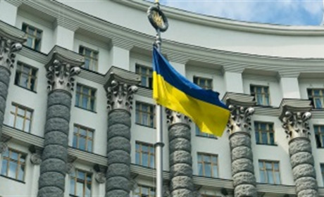 В Україні можливі затримки із виплатою зарплат та пенсій