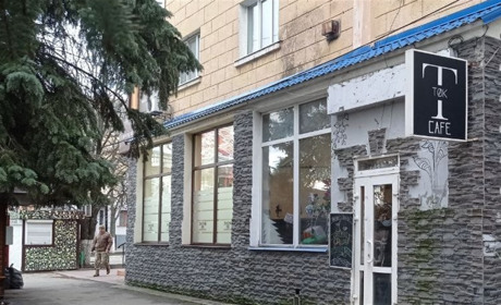 Кав'ярня ТОК у Первомайську запрошує на каву, чай та тістечка: відчуй приємну атмосферу середмістя