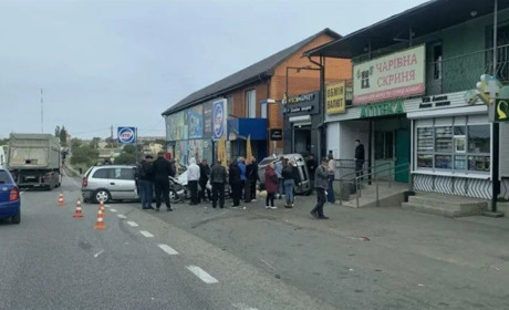 Небезпека на трасі Одеса-Рені: у Великому Дальнику вимагають облаштувати зупинки і пішохідні доріжки