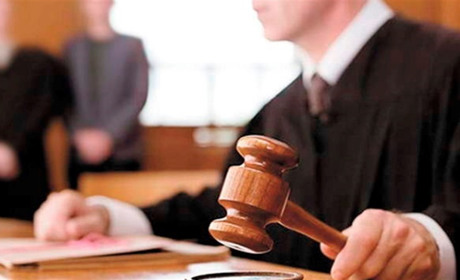 Суд не задовольнив позов вчительки про незаконність відсторонення через відсутність щеплення