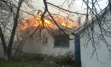 На Володимиреччині в селі Веретено сталася пожежа: горів будинок