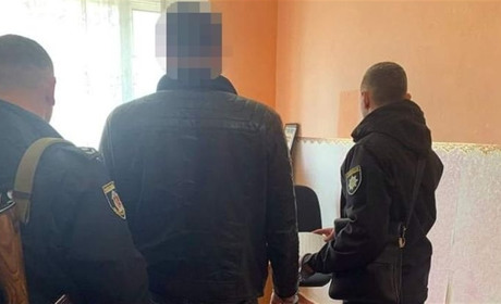 Нетішинці повідомили поліцію про водія під кайфом. Його із запасом канабісу затримали у Шепетівці