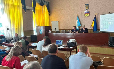 Реорганізували школи, доповнили бюджет і не приєднали табір «Дружбу»: чергова сесія міськради